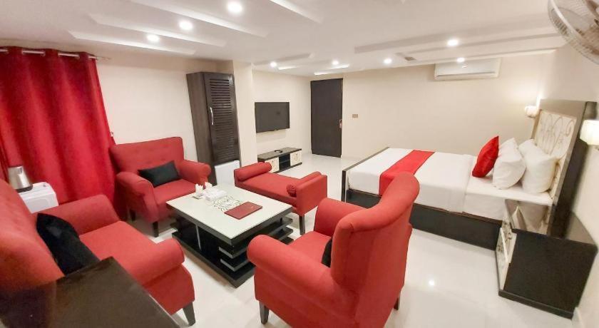 Hotel Mairona Gulberg Lahore Exterior photo
