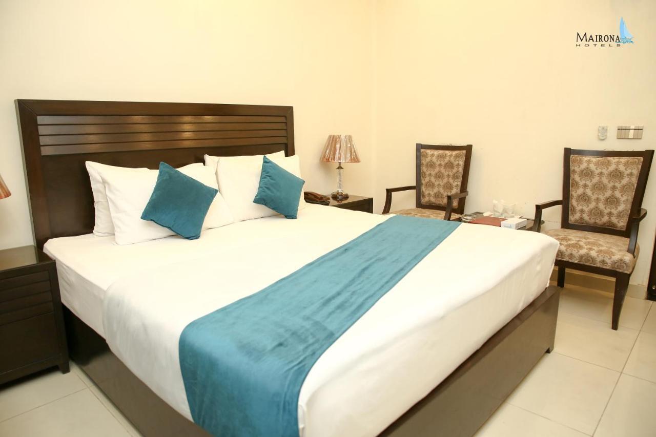 Hotel Mairona Gulberg Lahore Exterior photo