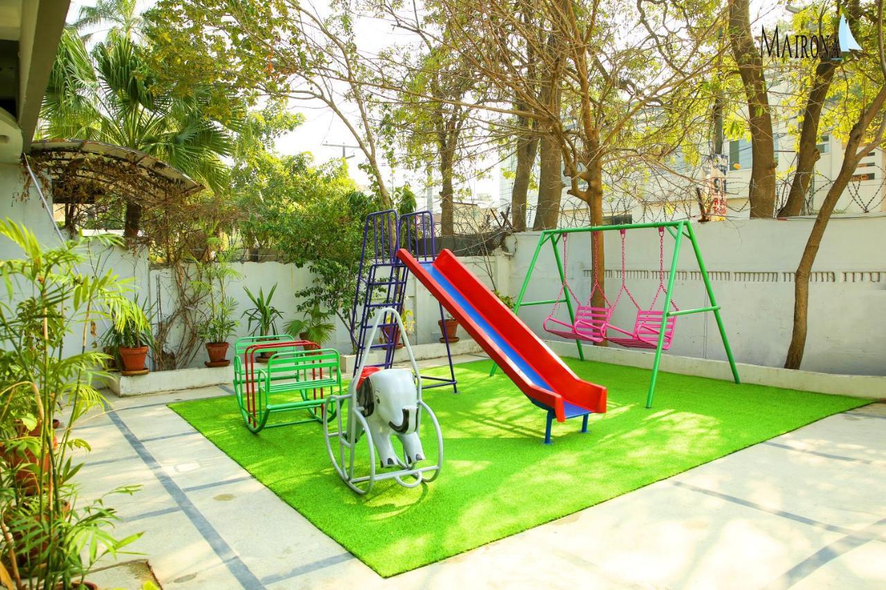 Hotel Mairona Gulberg Lahore Exterior photo